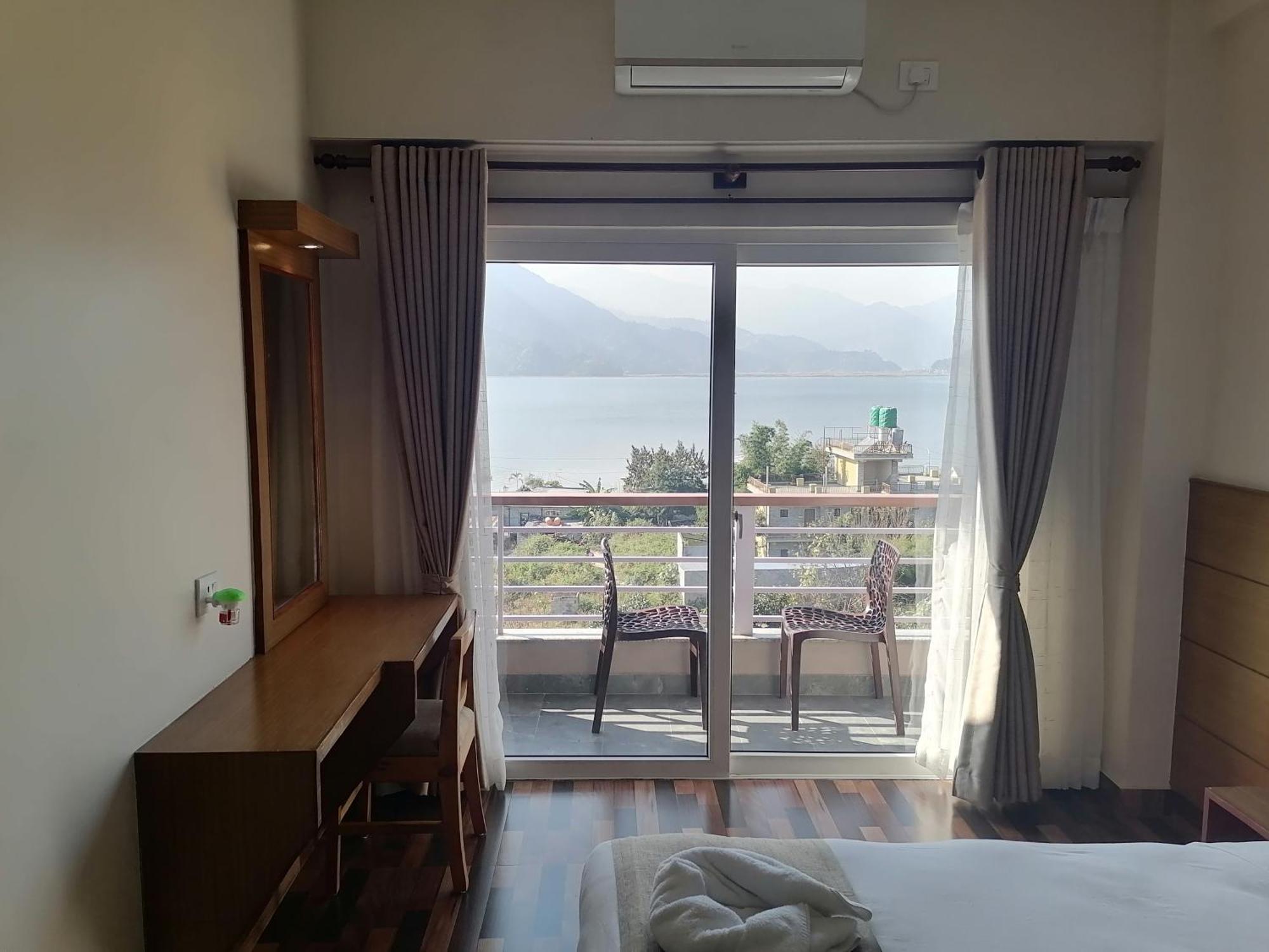 Urban Boutique Hotel Pokhara Exterior foto